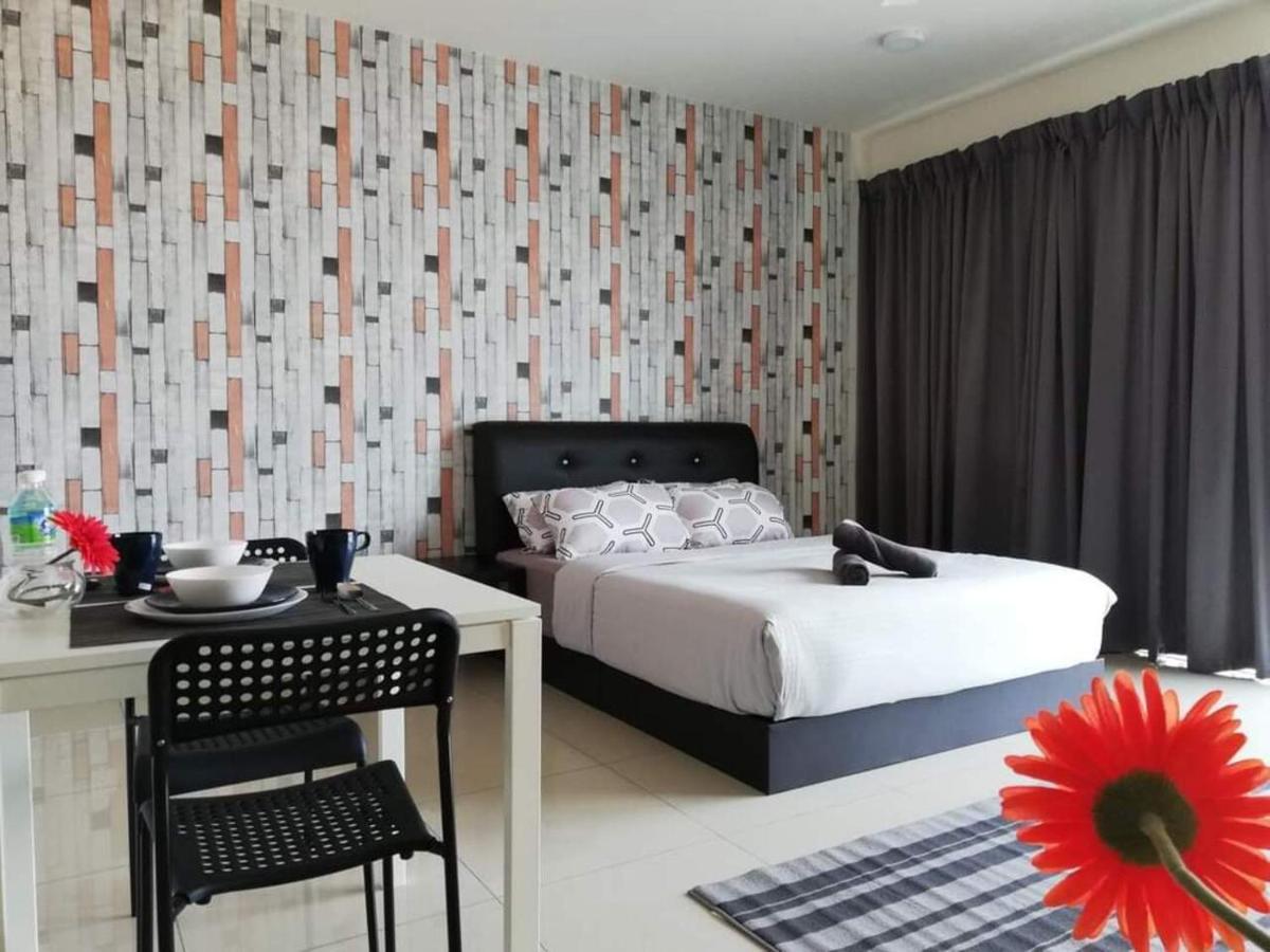 Peanut Butter Homestay - Trefoil Setia Alam Шах Алам Екстериор снимка