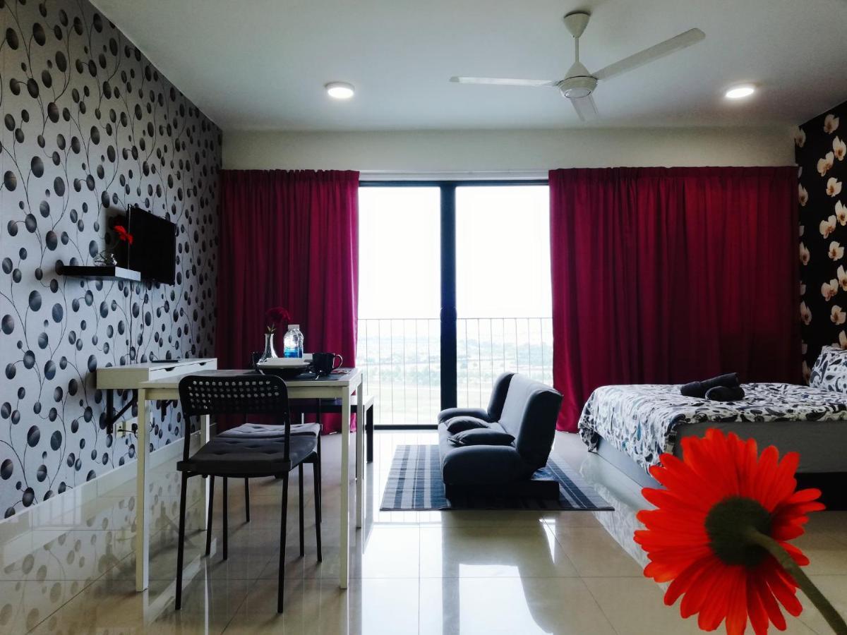 Peanut Butter Homestay - Trefoil Setia Alam Шах Алам Екстериор снимка